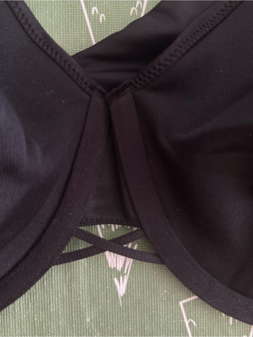 Vanity Fair Radiant 2-Ply Full Coverage Back Smoothing Underwire Bra 42D Black - Picture 6 of 15